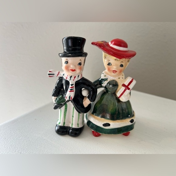 LEFTON | Holiday Christmas Shoppers Man Woman Salt Pepper Shakers Set #850 Japan - Picture 1 of 15